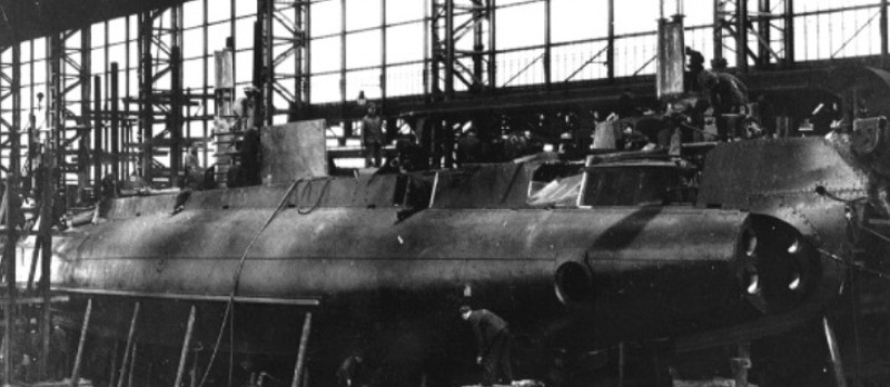 British_H_class_submarine_under_construction