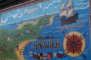 Welcome-to-Harwich-mural-